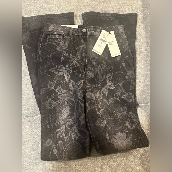 HIGH RISE SKINNY BOOTCUT IN FAIRYTALE FLORAL BLACK Sustainable Seven Jeans NWT - Picture 9 of 12